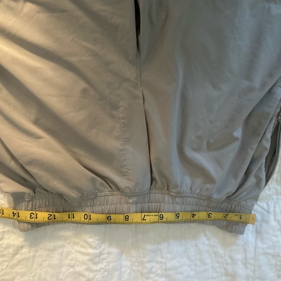 Lululemon Athletica Men's Pace Breaker Linerless Short in Gray - Picture 13 of 14